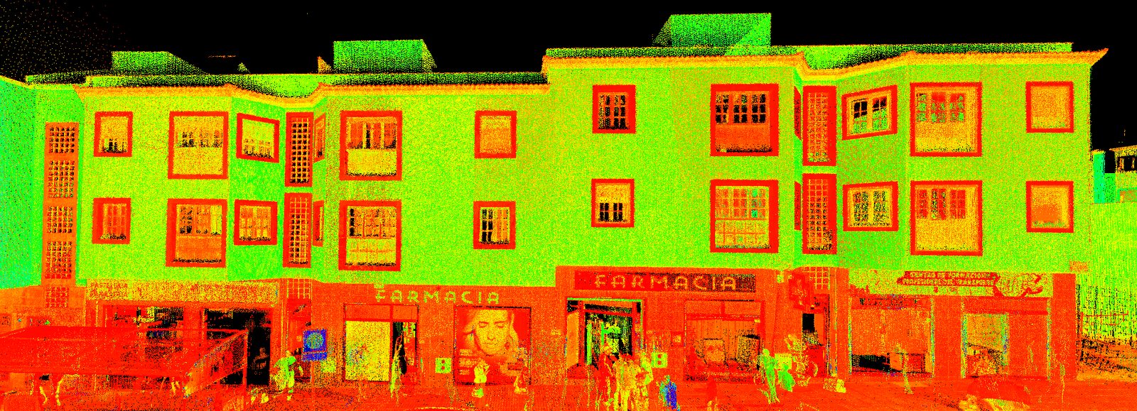 Mapa de elevación e intensidad de la misma fachada, paleta verde-amarillo-rojo