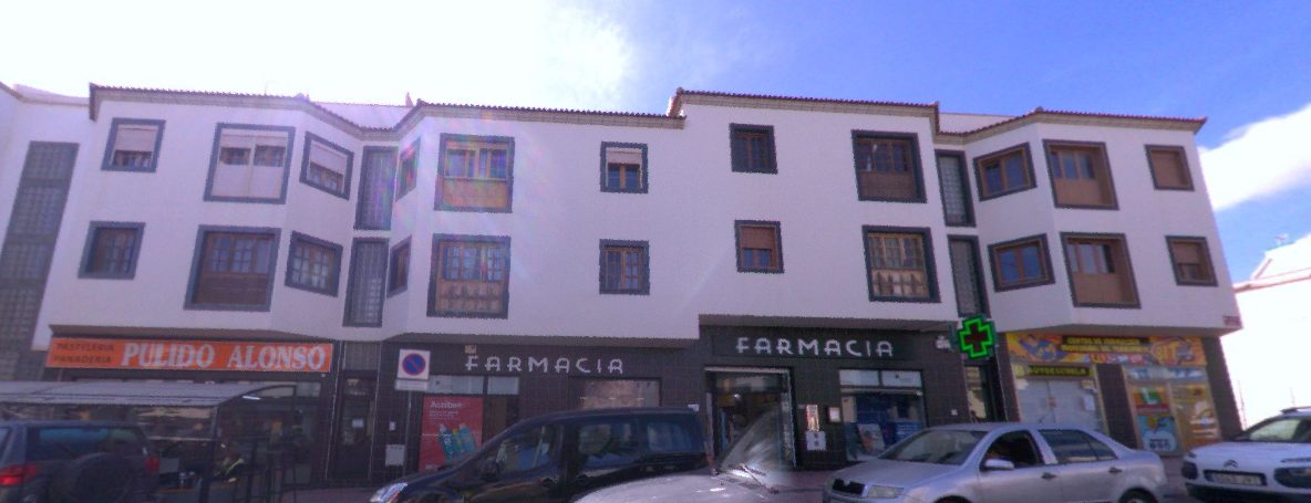 Fotografía de referencia de la misma fachada comercial
